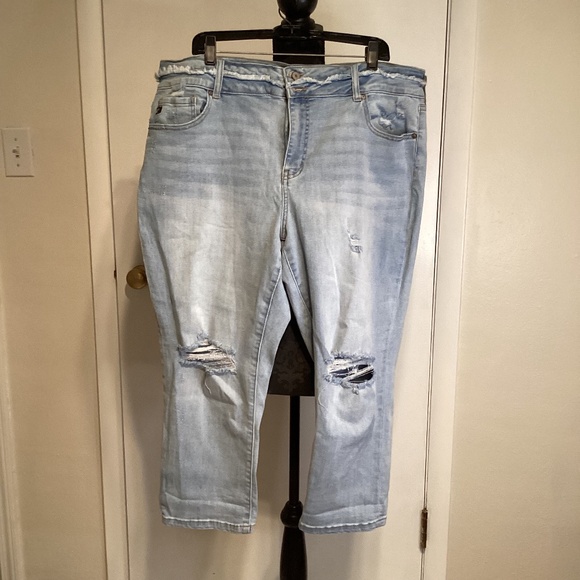 KanCan for Maurice’s Distressed plus size jeans sz 20 - Picture 1 of 2